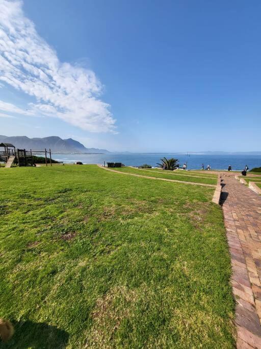 *Self-Check In - Whale Watching Paradise -Central* Hermanus Exterior foto